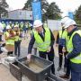 Pillar Contractor Ventspilī ēkas pamatos iemūrē vēstījuma kapsulu